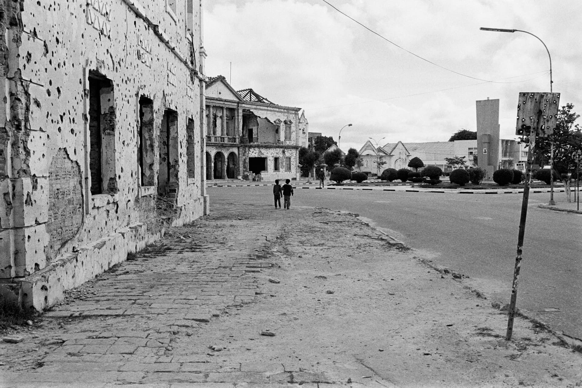 Fragments d'Angola — photographie argentique noir et blanc, Angola (2000–2004), photo 7/59