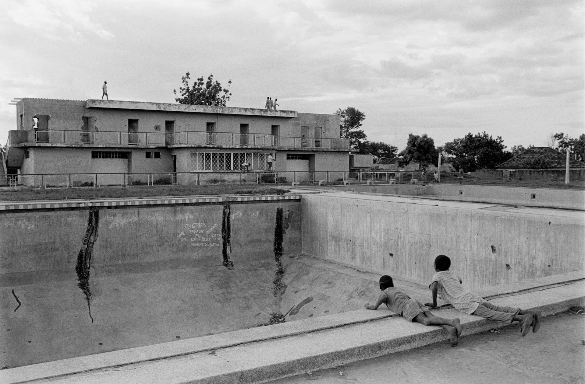 Fragments d'Angola — photographie argentique noir et blanc, Angola (2000–2004), photo 8/59