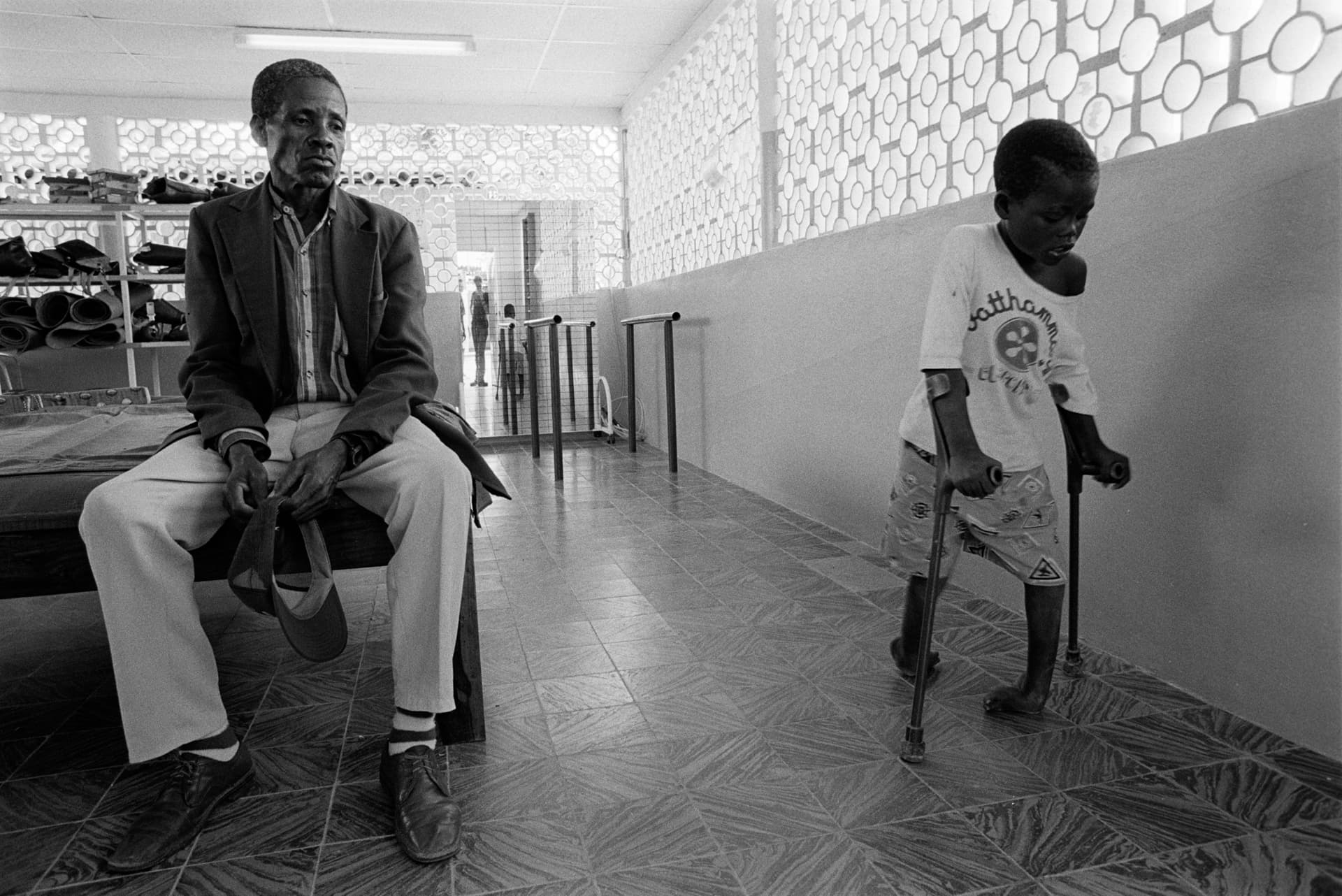 Fragments d'Angola — photographie argentique noir et blanc, Angola (2000–2004), photo 27/59