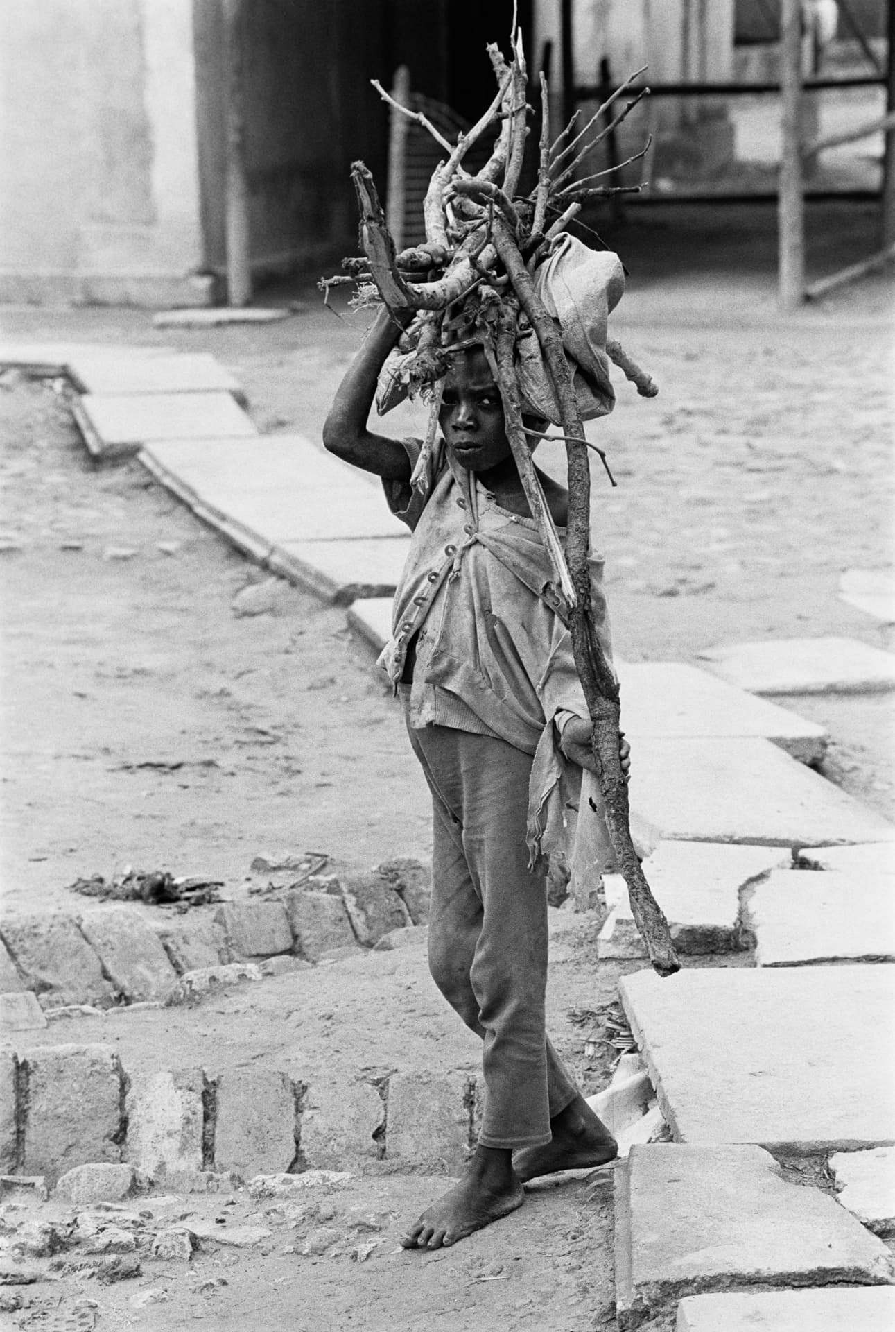 Fragments d'Angola — photographie argentique noir et blanc, Angola (2000–2004), photo 32/59