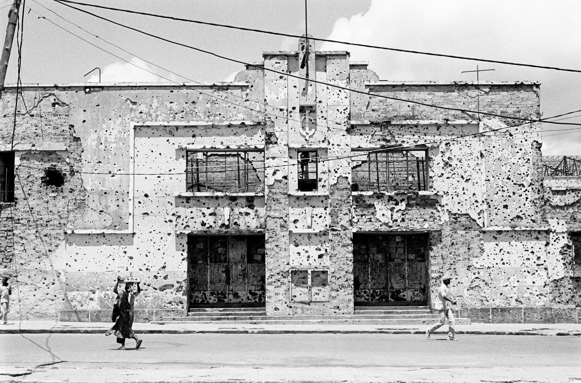 Fragments d'Angola — photographie argentique noir et blanc, Angola (2000–2004), photo 40/59
