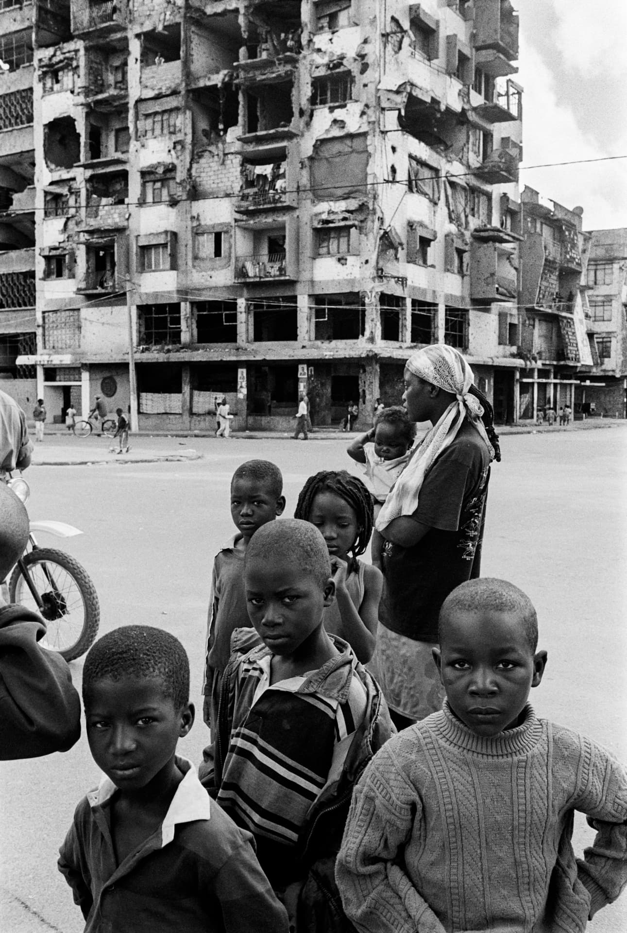 Fragments d'Angola — photographie argentique noir et blanc, Angola (2000–2004), photo 42/59