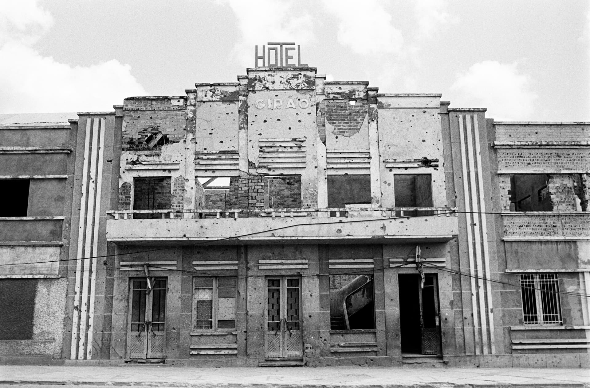 Fragments d'Angola — photographie argentique noir et blanc, Angola (2000–2004), photo 43/59
